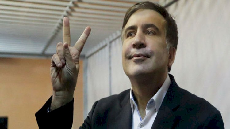    Saakaşvili məhkəmə iclası zamanı huşunu itirdi   