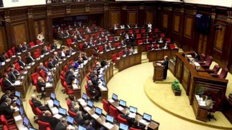    Ermənistan parlamenti növbədənkənar sessiya çağırdı   
