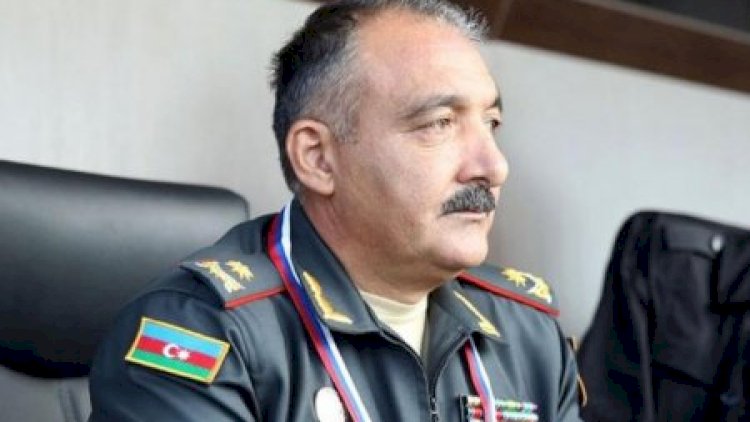    General öz oğluna rütbə verib yanında işə götürdü   