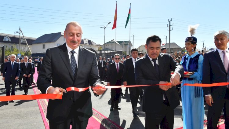    Prezidentlər Bişkekdə Nizami Gəncəvi adına məktəbin açılışında   