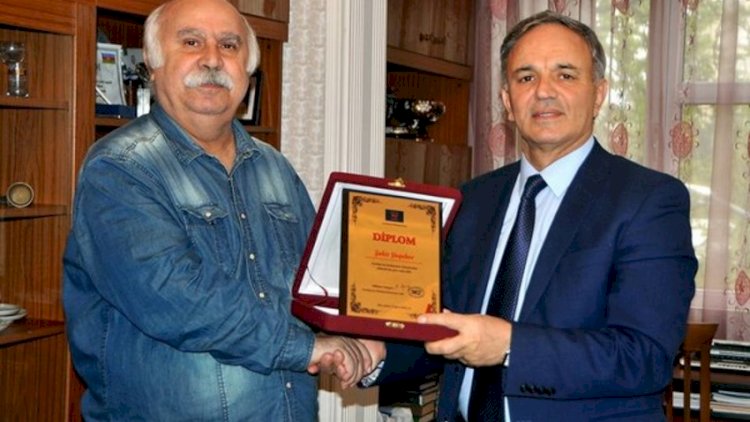    Tanınmış jurnalist vəfat etdi   