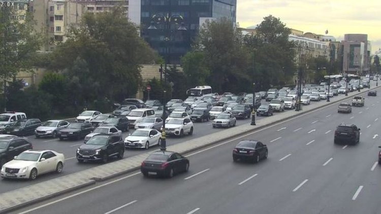    Bu yollarda sıxlıq var   