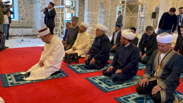    Dini liderlər Şuşa məscidində birgə namaz qıldı   