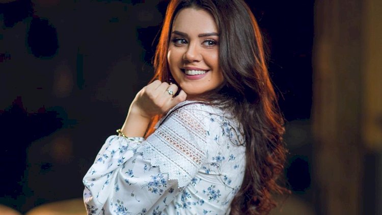    Oksana atası ilə fotolarını paylaşdı   