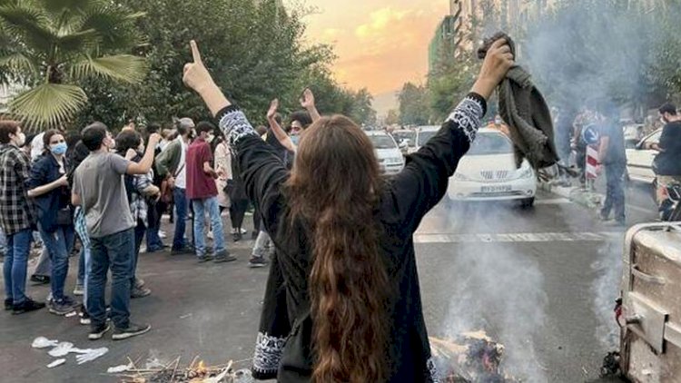    İranda ziyarətgah terroru: niyə indi baş verdi?   