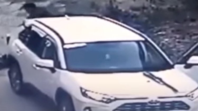    Deputat uşağı maşınla vurub qaçdı - Video   
