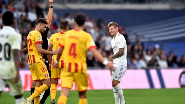    Kroos meydandan qovuldu   