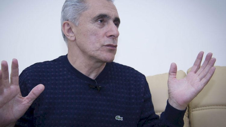    Xanəndə: “Şəxsiyyət vəsiqəmdə təvəllüdüm səhv yazılıb“   