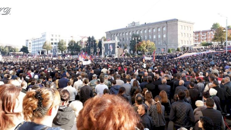    “Paşinyan o sənədə qol çəkməyə hazırdır” - Xankəndi mitinqinin PƏRDƏARXASI   
