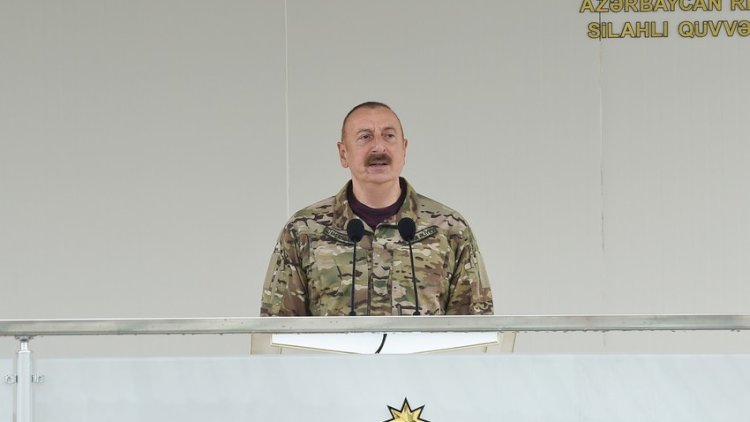    Prezident hərbçilər üçün yeni istifadəyə verilmiş yaşayış binaları ilə tanış oldu   