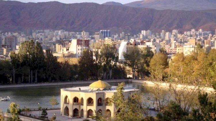    Təbrizdə Azərbaycan bayrağı dalğalandırıldı    