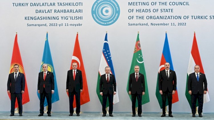    Liderlər “Registan“ meydanında ağac əkdilər   