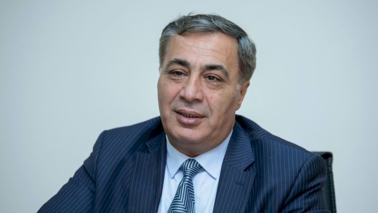    “Yazıçılarımız meyxanaçılara paxıllıq edir” – Əsəd Cahangirdən qalmaqallı açıqlama   
