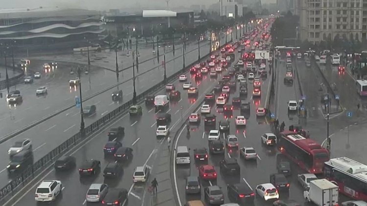    Yağış yağdı, bu yollar tıxandı – Siyahı   
