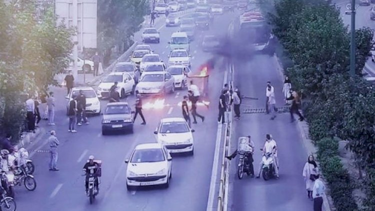    İranda terror aktı:   Ölənlər var