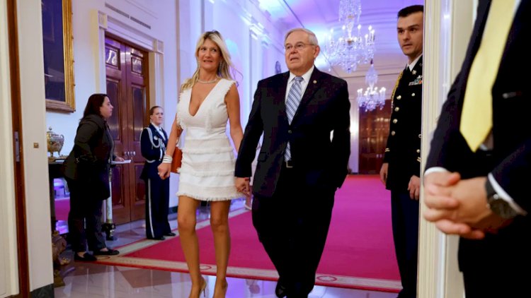    Ermənilərin maliyyələşdirdiyi senatorun erməni arvadı haqda maraqlı fakt   