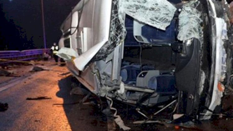    Rusiyada dəhşətli avtobus qəzası: 14 nəfər yaralandı   