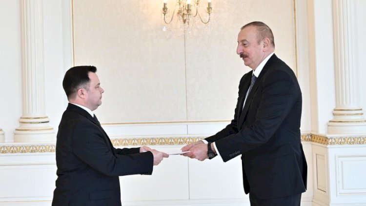    İlham Əliyev Moldovanın yeni səfirinin etimadnaməsini qəbul etdi   