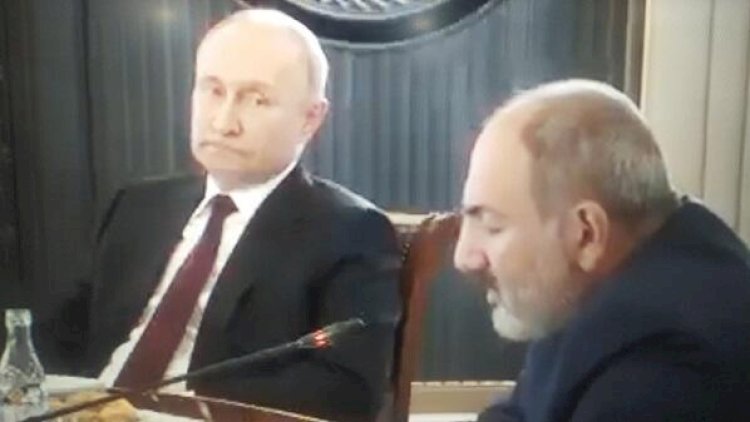    Paşinyanın çıxışı zamanı Putinin üz mimikası   - TƏHLİL