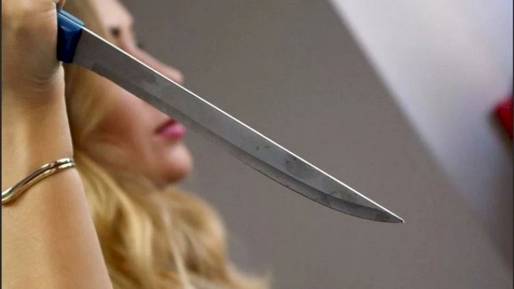    Bakıda bacı qardaşını bıçaqladı   