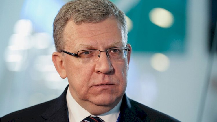    Putinin yaxın adamı istefa verdi   