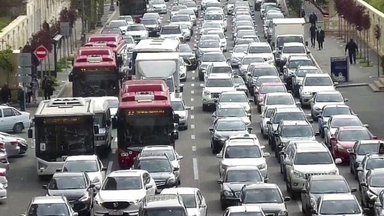    Bakıda sıxlıq olan yollar açıqlandı   