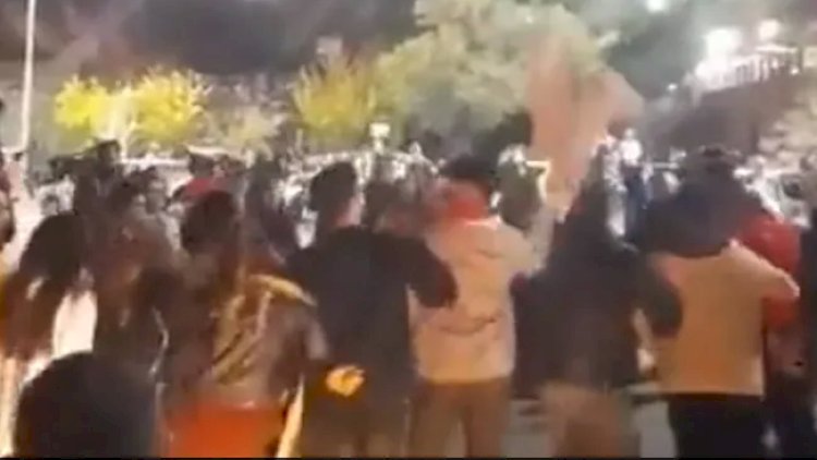    İranlılar milli komandalarının məğlubiyyətini bayram etdi - VİDEO   