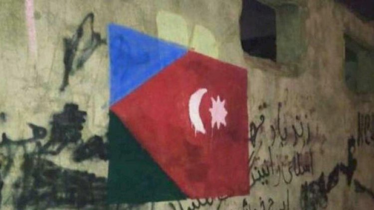    Güney Azərbaycanda divarlara bu bayraq çəkildi   