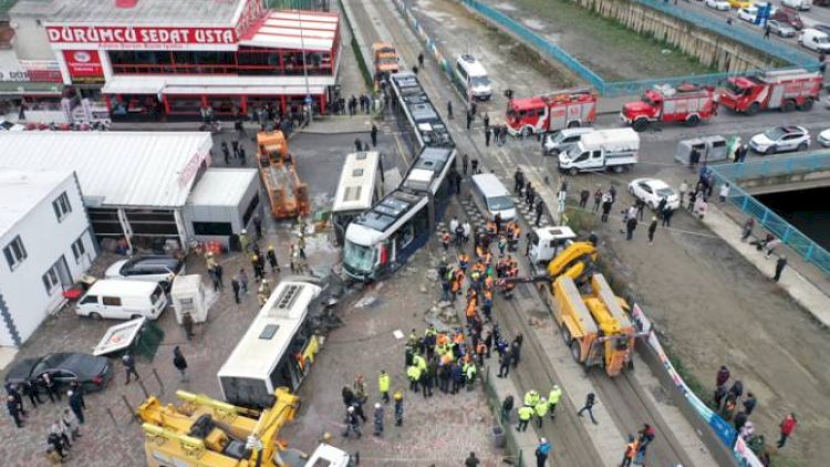    İstanbulda FACİƏ: Tramvay avtobusla toqquşdu, 14 nəfər...   