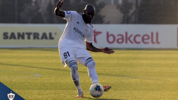    “Qarabağ“ın müdafiəçisi zədəyə görə ili başa vurdu   
