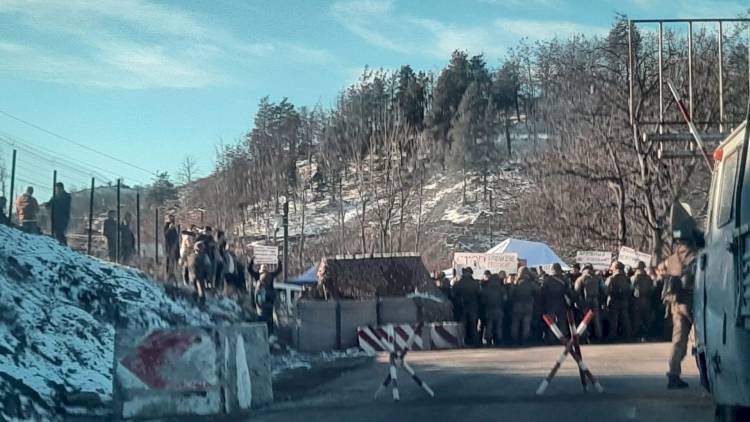    Separatçı “deputatlar“ aksiya yerinə buraxılmadı   