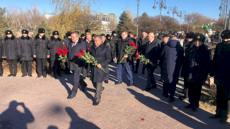    Heydər Əliyevin xatirəsi Həştərxanda yad edildi - FOTOLAR   