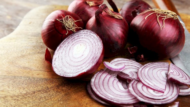    İllərdir soğanı səhv yeyirik – “Bütün vitaminlərini itirir”   
