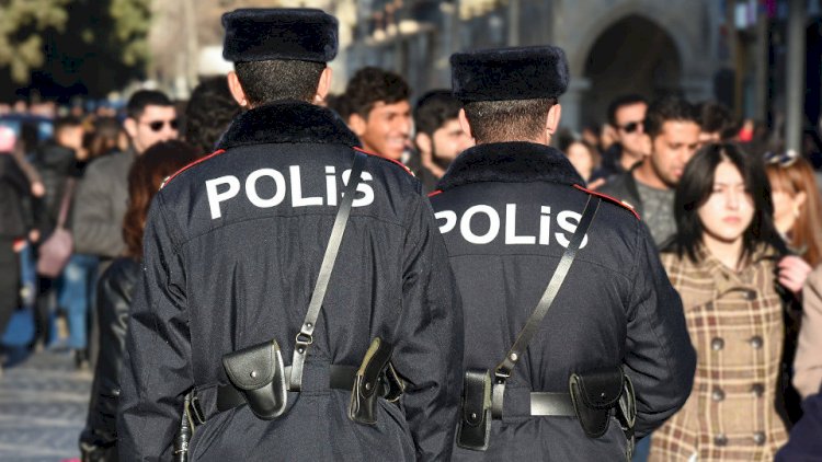    Yevlaxda azyaşlını döyən polis işdən çıxarıldı   