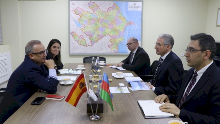    Muxtar Babayev ispaniyalı diplomatla görüşdü    