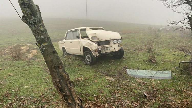   Şamaxıda iki yeniyetmə avtomobil qaçırdı:   Qəza törətdilər