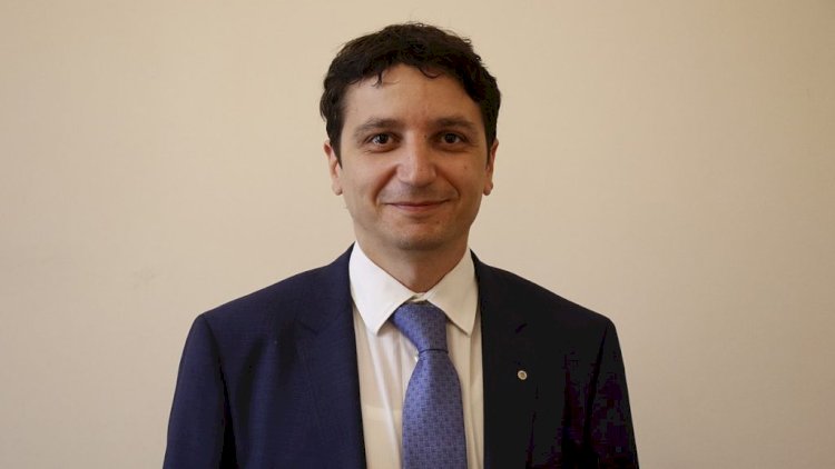    Ermənistanda nazir 1 milyon dollar kredit götürdü   