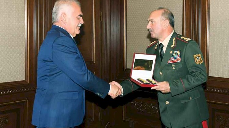    Vasif Talıbovun qohumunu boşayan zabitin başına oyun açıldı   