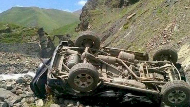    Qəbələdə maşın dərəyə aşdı:   1 nəfər öldü