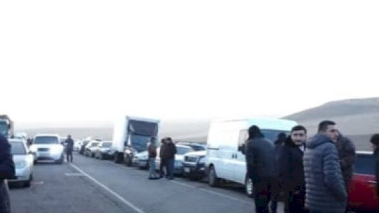    İrəvandan Laçın dəhlizinə yürüş edən ermənilər sərhəddən geri qaytarıldı   