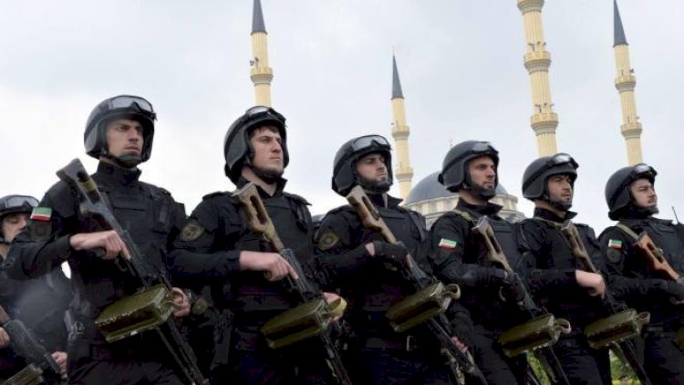    Kadırovun adamları qıza sataşdı, sevgilisini döydü   