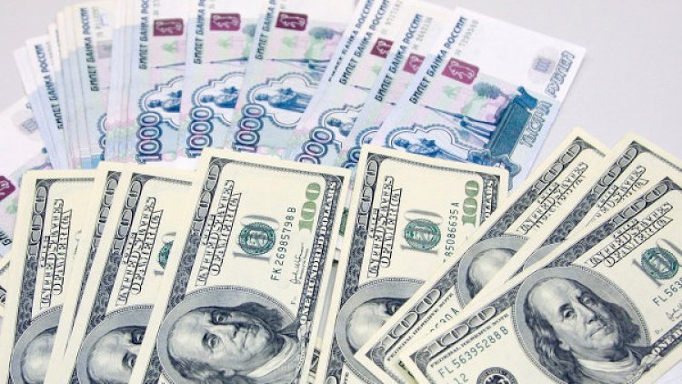    Rusiyada dollar sürətlə bahalaşır   