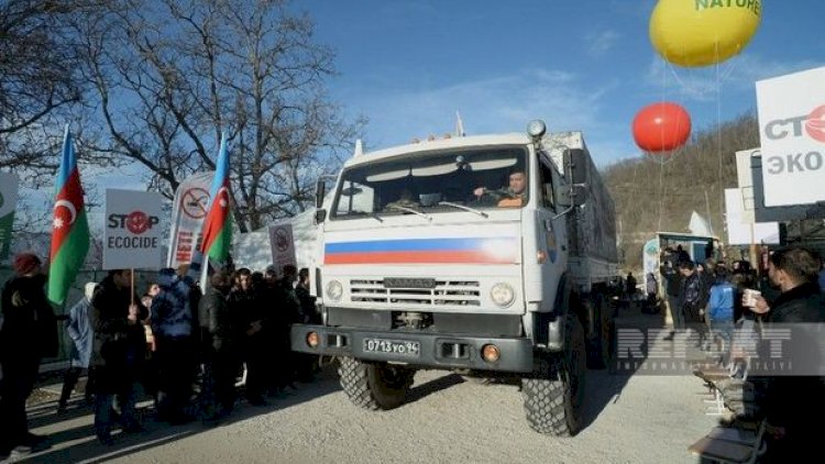    Sülhməramlıların avtomobilləri Xankəndi yolunda maneəsiz hərəkət edirlər   