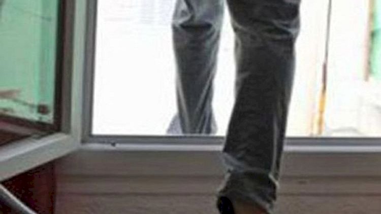    Bakıda evli gəlinlə tutulan oğlan özünü binadan atıb öldürdü   