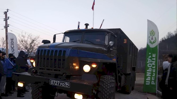    Sülhməramlıların 18 maşını Laçın yolundan keçdi   