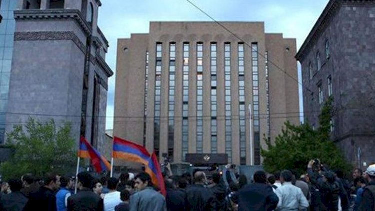    Rusiya səfirliyi önündə aksiya keçirildi   