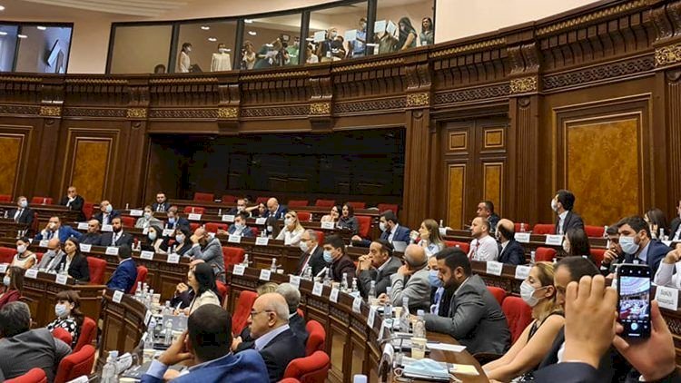    Laçın yolu məsələsi İrəvanda qarşıdurmaya səbəb oldu    