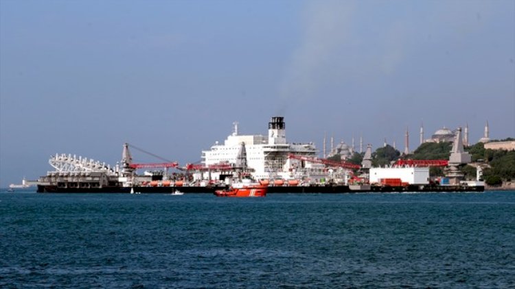    İstanbul boğazında gəmilərin hərəkəti bərpa olundu   