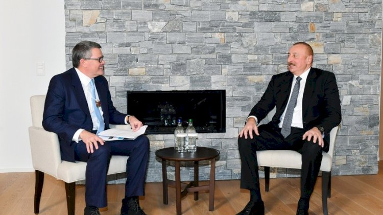    İlham Əliyev Davosda “CISCO” şirkətinin rəsmisi ilə görüşdü   