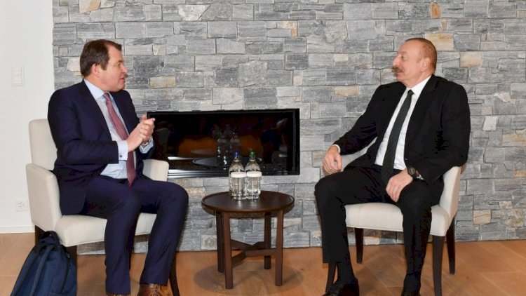    Prezident Əliyev Davosda AYİB-in birinci vitse-prezidenti ilə görüşdü   